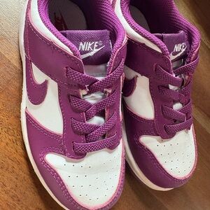 Nike Kids Sneakers in Purple and White